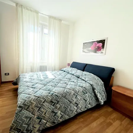 Genova 9 Apartment *