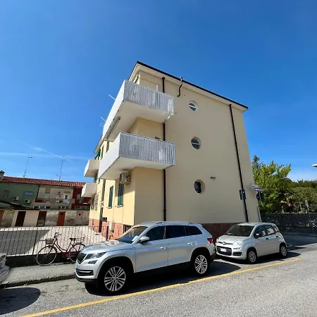 Genova 9 Apartment Grado