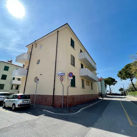 Genova 9 Apartment Grado