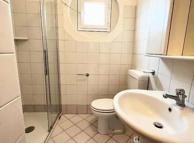 Apartment Genova 9 *